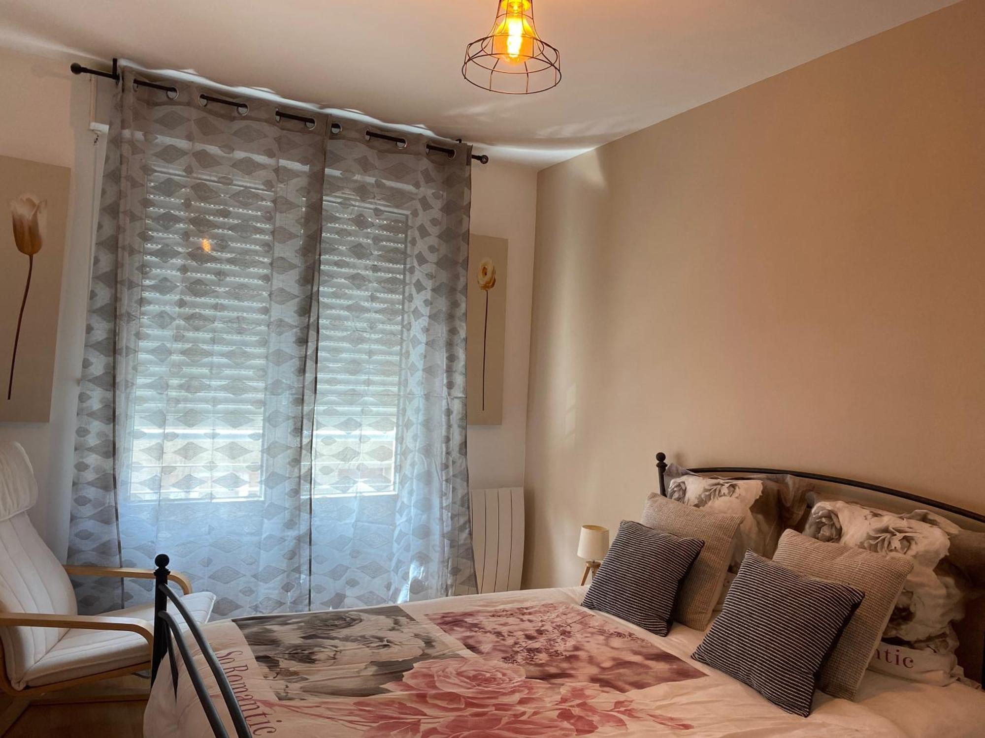 Parking Prive Gratuit, Balcon, 2 Chambres Clermont-Ferrand Exterior foto