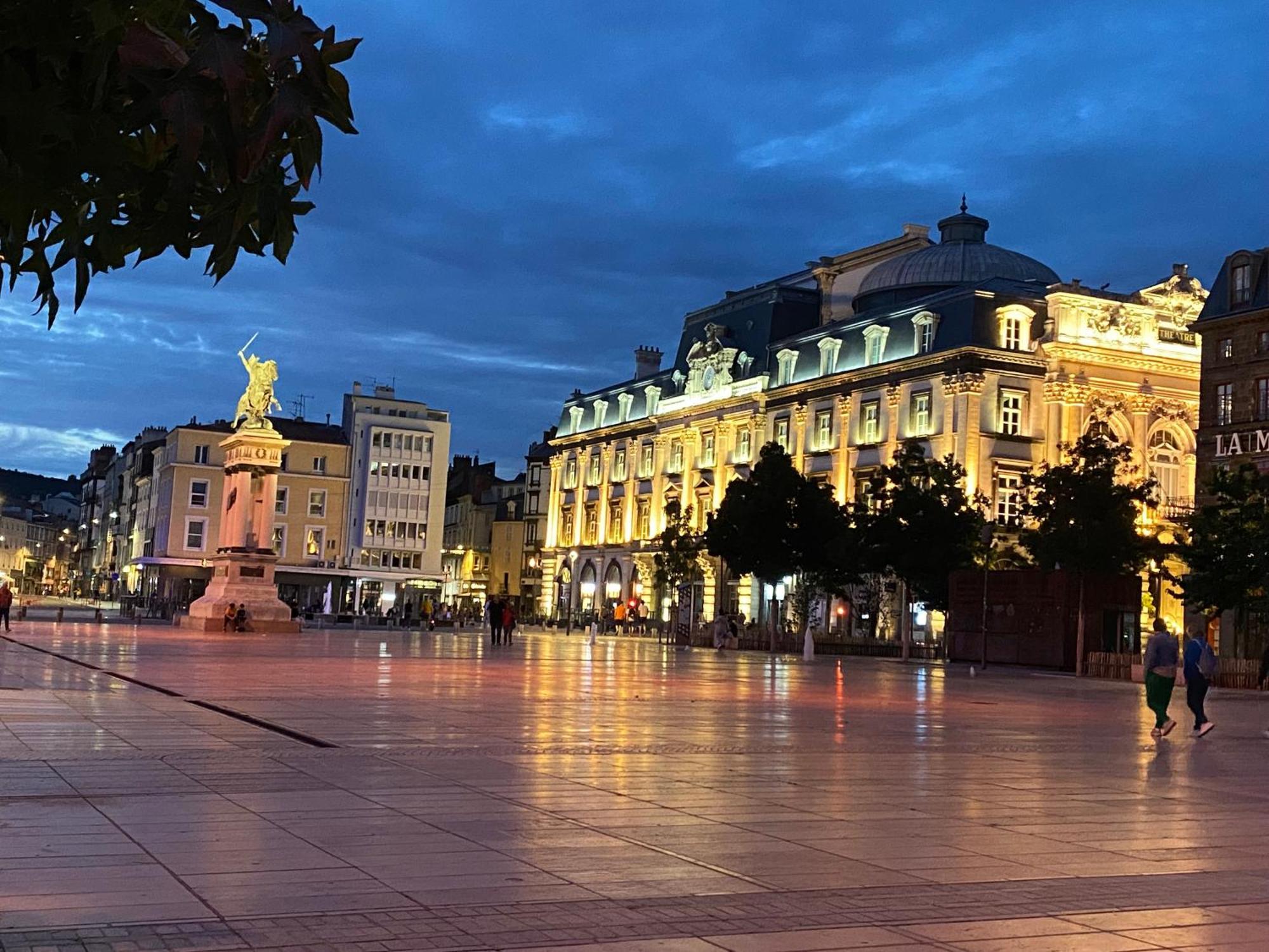 Parking Prive Gratuit, Balcon, 2 Chambres Clermont-Ferrand Exterior foto